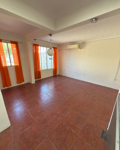 Oportunidad Para Inversión O Vivienda/casa Ph/dos Dormitorios/sayago