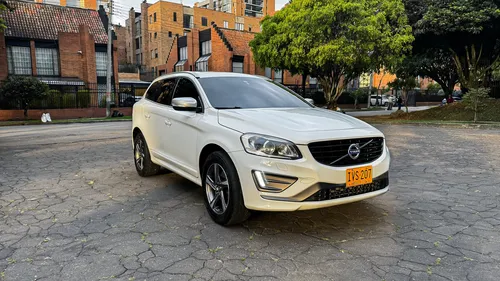 Volvo XC60 2.5 T5 Awd R-design