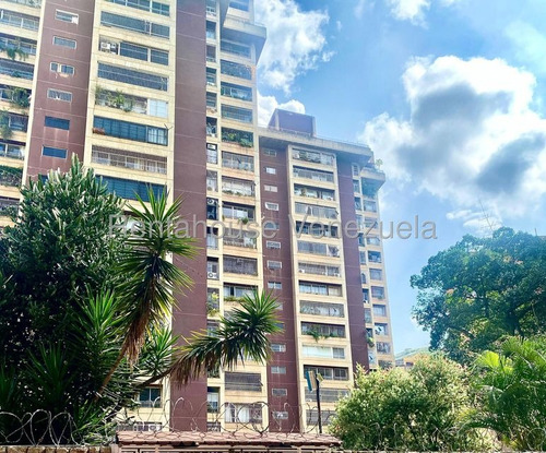 Se Ofrece En Venta Hermoso Y Amplio Apartamento Remodelado Ubicado En El Paraiso