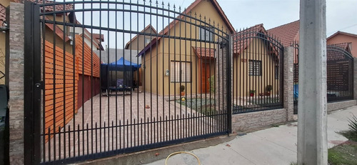 Casa En Arriendo De 3 Dorm 2 Baños. En Puente Alto