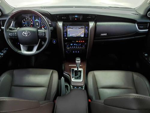 Toyota Hilux Sw4 2.8 Srx 4x4 7 Lugares