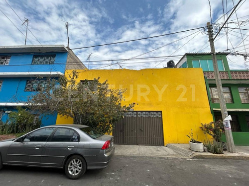 Casa En Venta En Paraje Zacatepec, Iztapalapa, Cdmx.