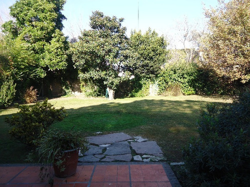 Vendo Casa En Moreno 1200 M2. Permuto