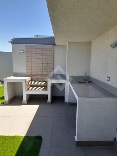 Departamento En Venta De 2 Dorm. En Maipú