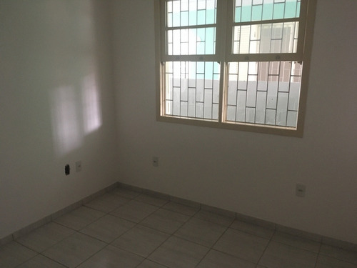 Imagem 8 de 13 de Apartamento Com Dois Quartos No Bairro Ponte Do Imaruim Em Palhoça - 77206