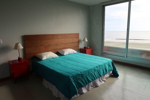 Casa En Venta De 4 Dormitorios En Punta Ballena