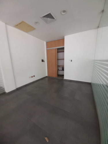 Local Comercial En Primer Nivel 300m2 Gazcue