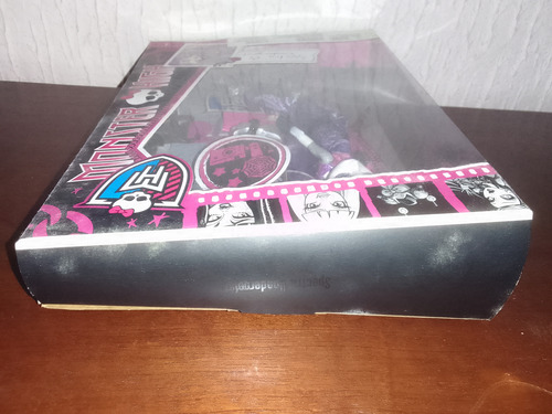 Monster High Picture Day Spectra Vondergeist