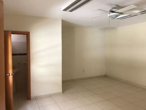 Imagen 13 de 14 de Consultorio En Renta En Tlaquepaque Centro