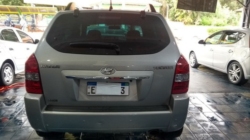 Imagem 5 de 9 de Hyundai Tucson 2010 2.0 Gl 4x2 Aut. 5p