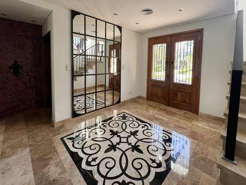 Propiedad En Venta En Barrio Saint Thomas Canning