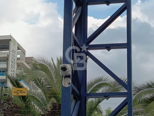 Bodega Industrial: Excelente Conectividad Y Oficinas