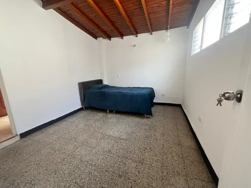 Se Vende Casa En Medellín Barrio Belén San Bernardo (a Unas Cuadras Del Aeroparque)