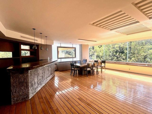 Bosque De Las Lomas, Espacioso Departamento Remodelado De 330m2, Vista Arbolada, Sala-comedor, Bar, Baño De Visitas, Sala De T.v. 3 Amplias Recamaras Con Baño Cada Una, Vestidores, Cocina Equipada, Ár