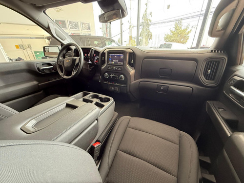 Chevrolet Silverado 5.3 V8 Custom Doble Cabina 4X4 At