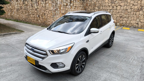 Ford Escape 2.0 Titanium 240 hp