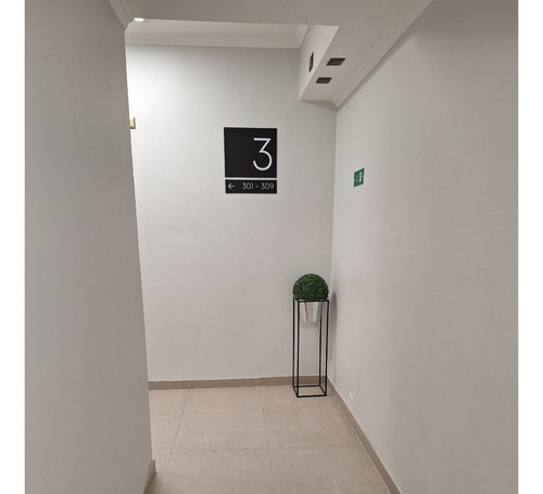Oficina Paseo Peatonal En Edificio Remodelado