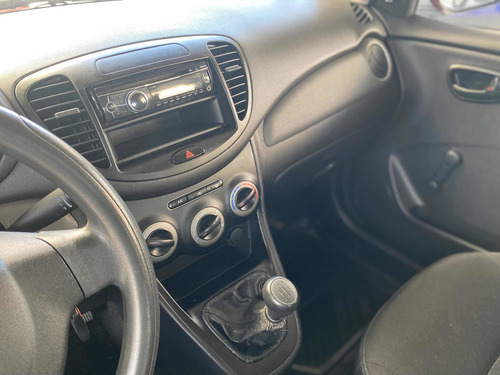 Imagen 13 de 14 de Dodge I10 2014 1.1 Gls Safety Mt