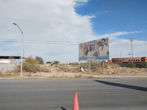 Terreno En Venta En Calzada Vasconcelos Torreón Coah.