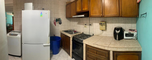 Imagen 8 de 19 de Apartamento En Venta De Oportunidad Juan Griego Edificio La Galera