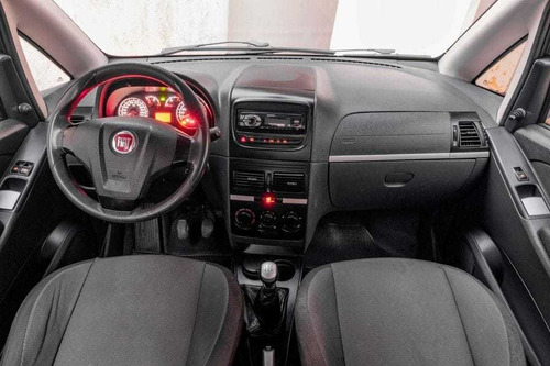 Fiat Idea 2013 1.4 Attractive Flex 5p