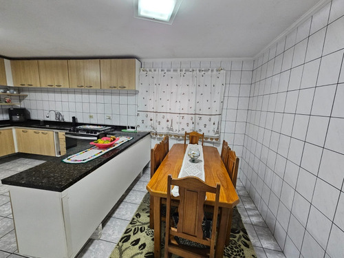 Casa De 3 Quartos E 4 Banheiros ,sendo Uma Suíte!!