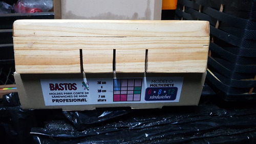 Molde Multiple Para Cortes Sandwich Miga En Madera C/ Manija