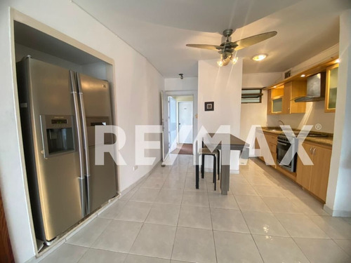 Imagen 1 de 12 de Venta De Apartamento En Catia La Mar Urbanizacion Playa Grande Residencias Jurel Cerca Del Hotel Marriott