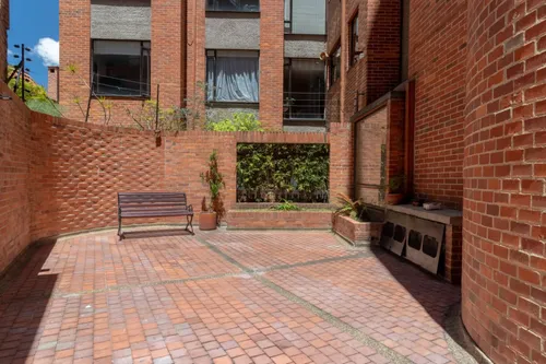 Apartamento En Arriendo En Los Rosales. Cod A17136