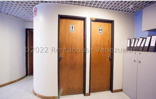 Imagen 13 de 17 de Local Comercial En Venta En Las Mercedes A Pie De Calle