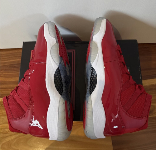 Nike Air Jordan 11 Retro Win Like 96 (Usado)