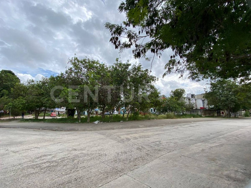 En Venta Terreno En Arco Norte Fraccionamiento Las Palmas Ii C3940