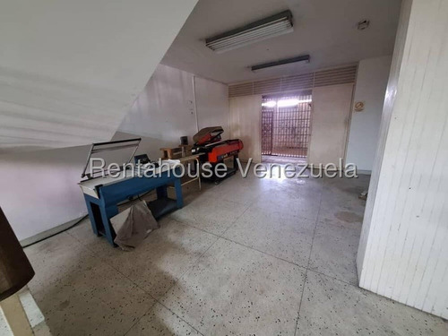 Casa Comercial En Venta En Los Dos Caminos Caracas Angela Tochon A Pie De Calle Uso Comercial Av Principal