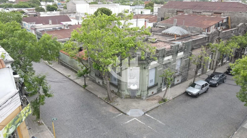 Excepcional Esquina Con 81 M2 De Frente