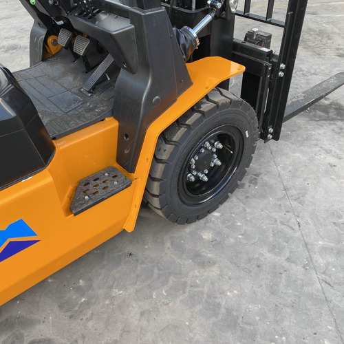 Imagen 9 de 13 de Autoelevador 3500kg 3.5 Toneladas Triple Torre 4.5m