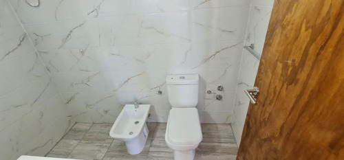 Finca En Venta. Mendoza, Con Casa Y 4 Duplex.
