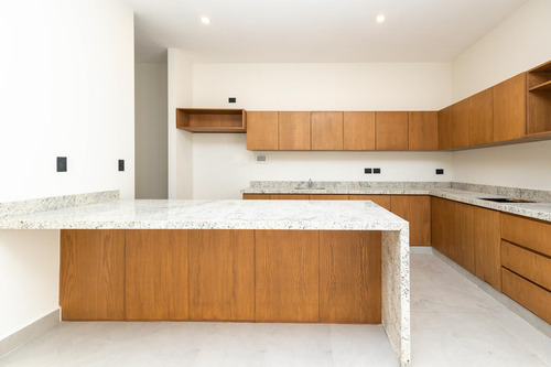 Venta De Casa De Una Planta De 3 Habitaciones En Temozon Norte