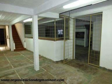 Imagen 1 de 9 de Edificio Comercial - Colon
