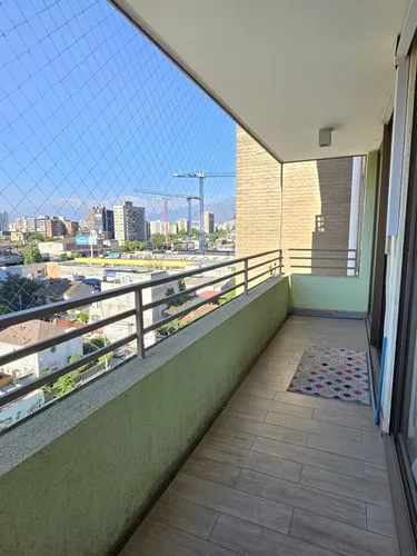 Departamento Mariposa Dublé Almeyda, Metro M. Eyzaguirre