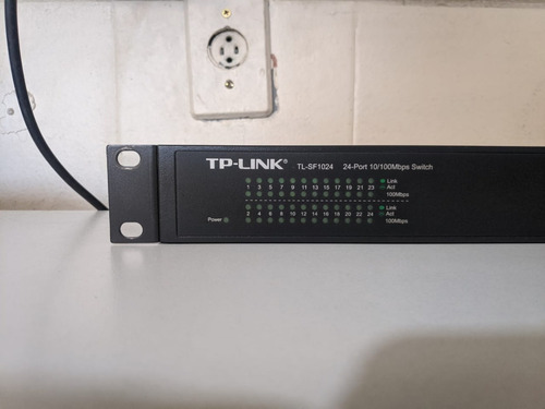 Imagem 3 de 4 de Switch Tp-link 24 Portas, 10/100, Tl-sf1024