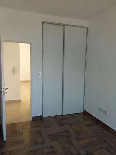 Imagen 9 de 12 de Departamento En Venta En Merlo Norte
