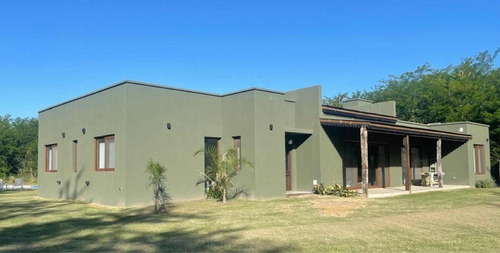 Casa En Venta - 3 Dormitorios 3 Baños - 258mts2 -terreno 10,600- Monte