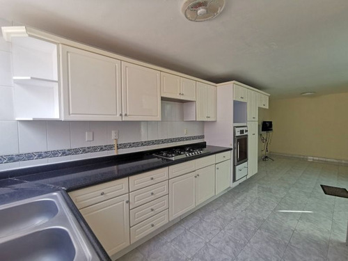 Casa Duplex 374m2c / 3r / 4.5b / 2a / Patio