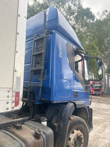 Iveco Cursor 330, 4x2, Teto Alto Ano 2011