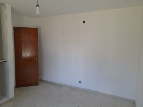 Casa Tipo Ph 3 Ambientes Muy Comodo En Castelar