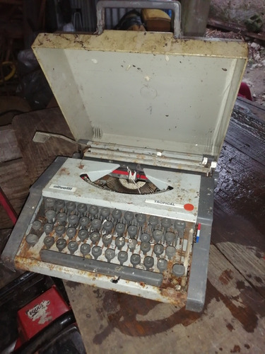 Máquina De Escribir Portátil Olivetti