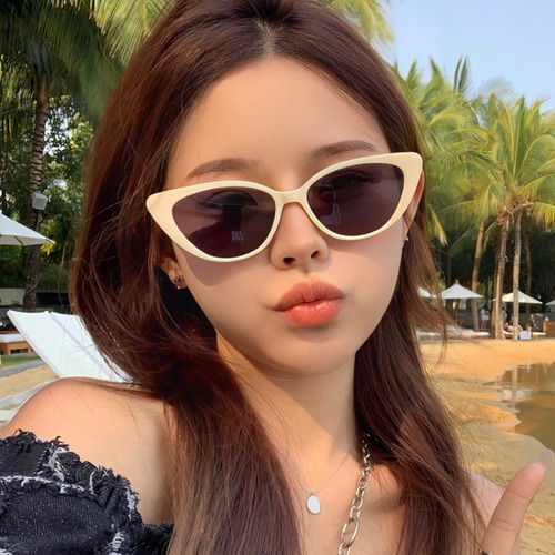 1pcs Gafas De Sol Cat Eye Rosa Gafas De Sol Netflix Retro