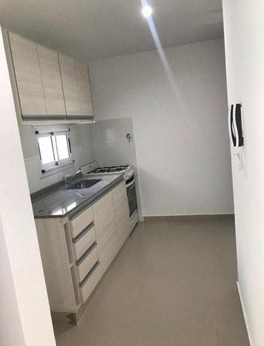 Imagen 9 de 15 de Departamento En Venta De 2 Ambientes De Excelente Ubicación En Temperley