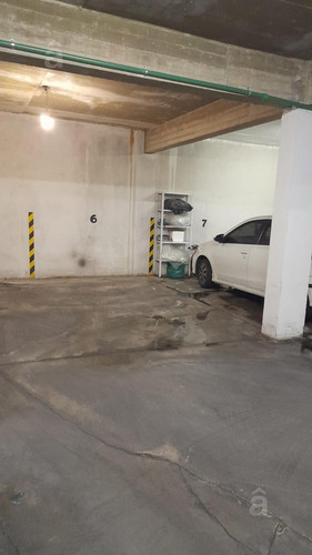 Cochera Cubierta En Villa Ballester Proxima A Centro Comercial