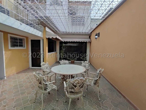 Casa En Venta Ubicada En Maracay Urb La Soledad Db 23-30429